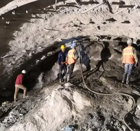 襄阳拱顶带模注浆料的施工流程及注意事项